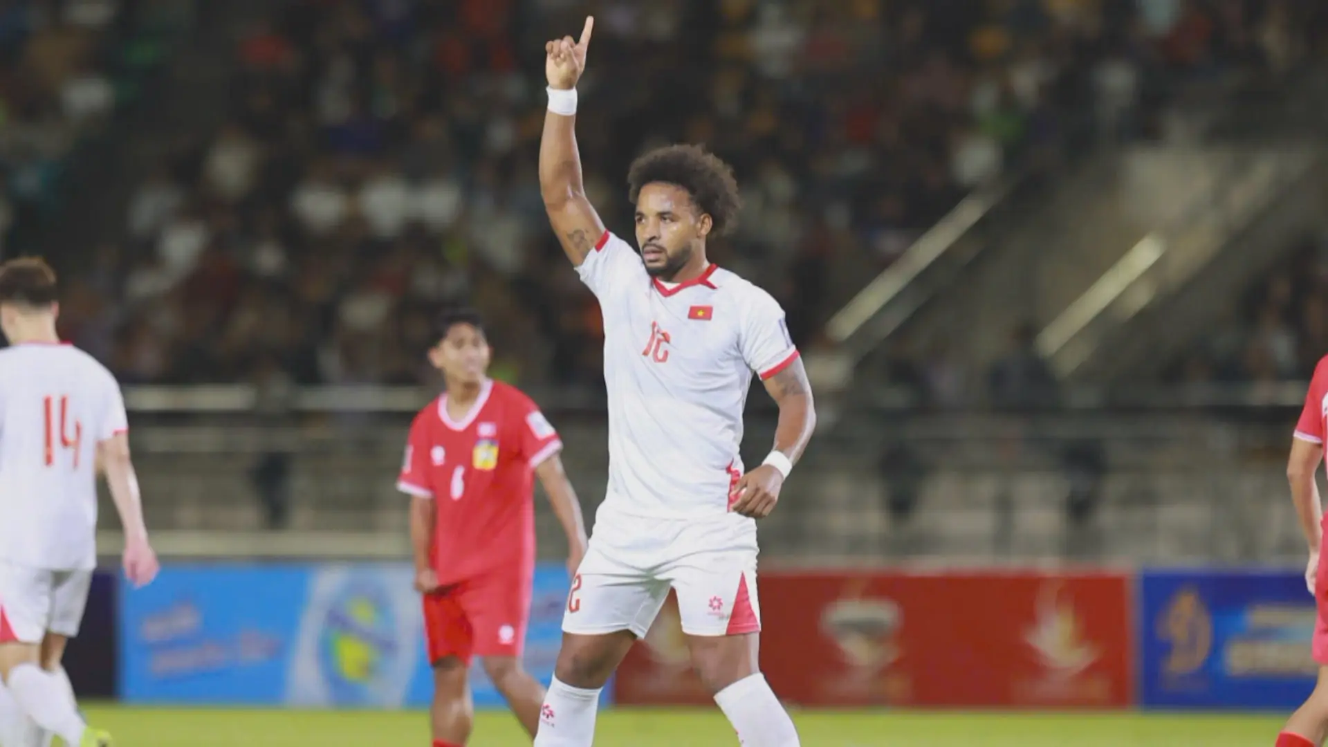 Xuân Son ghi dấu ấn trong ngày trở lại